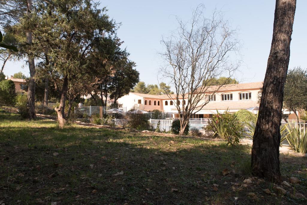 Logis Hostellerie De L'Abbaye Le Thoronet Exterior foto